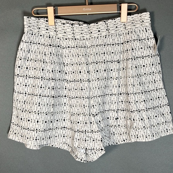 Hudson North Linen/cotton shorts. Size M - Picture 2 of 6